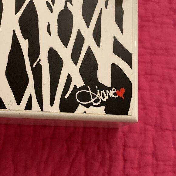 Diane Von Furstenberg jewelry box - Picture 2 of 10